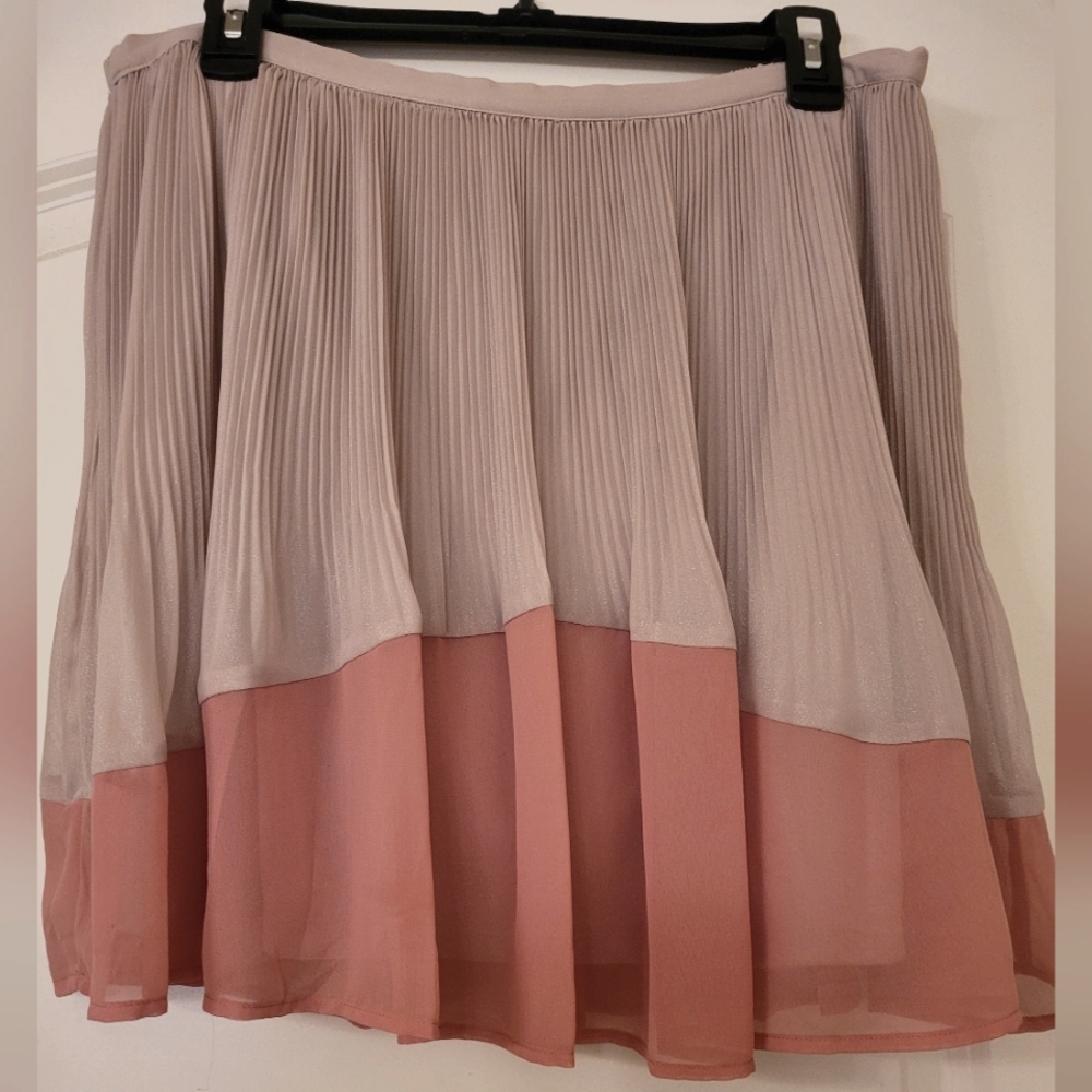LC Lauren Conrad Peach and Creme Pleated Sweet Confections Skirt - L